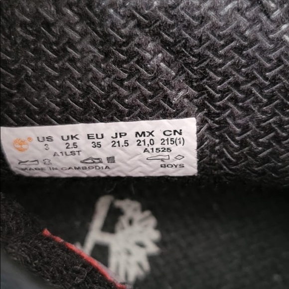 3 items: Timberland Boots, Ice Skates and Winter Boots - Picture 6 of 13